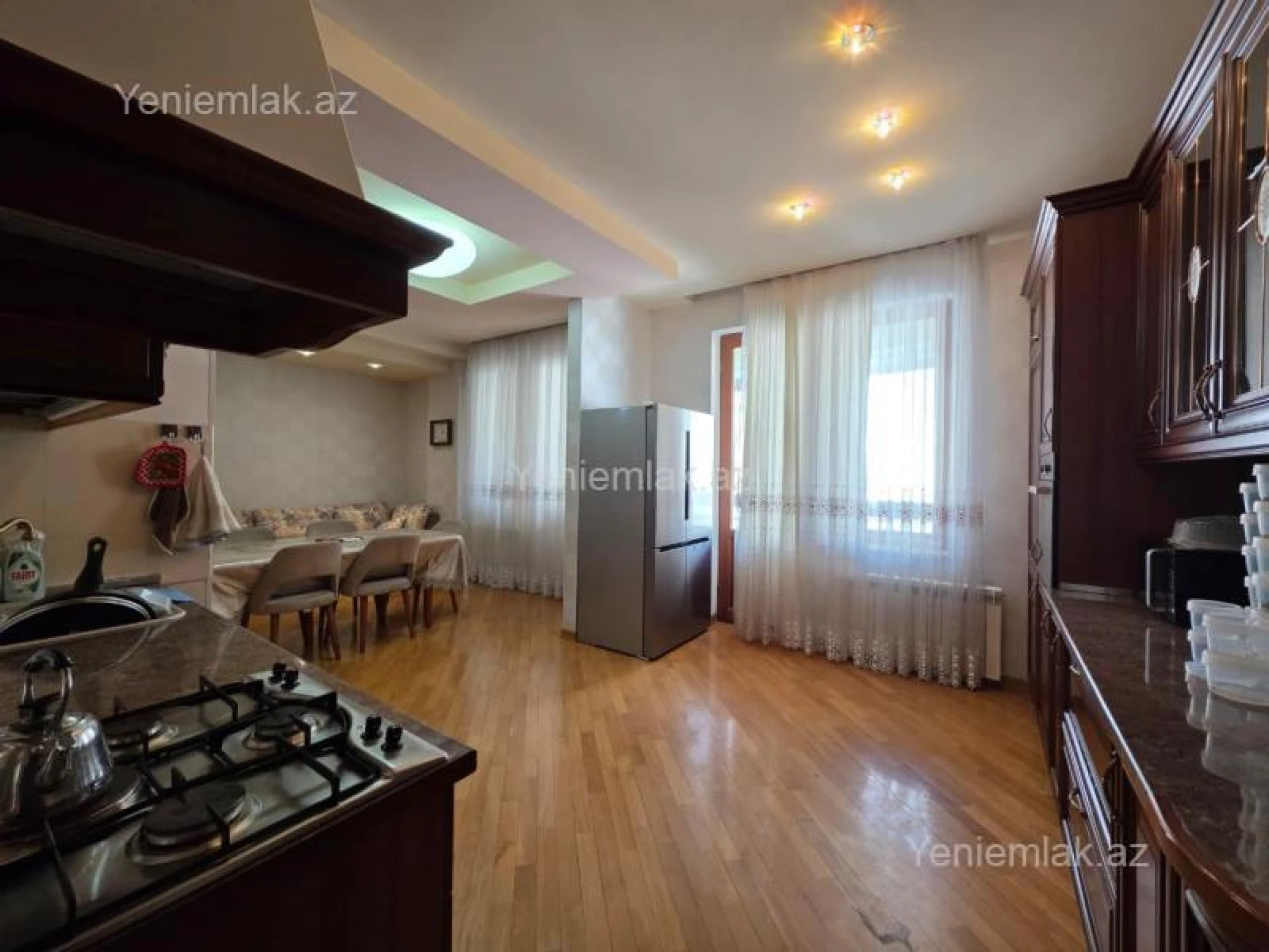 Satılır 7 otaqlı yeni tikili 350 m²