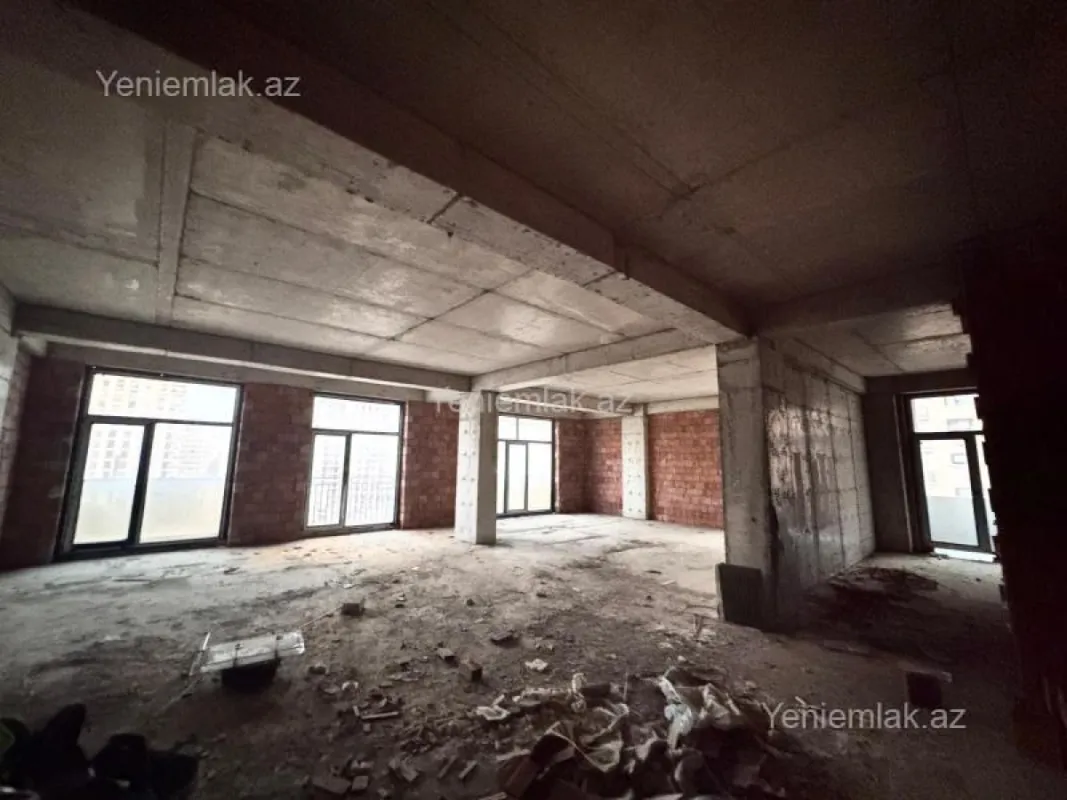 Satılır 4 otaqlı yeni tikili 143.6 m²