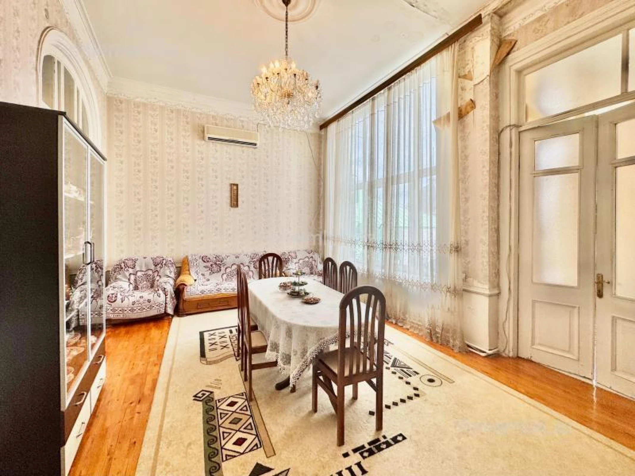 Satılır 6 otaqlı köhnə tikili 130 m²