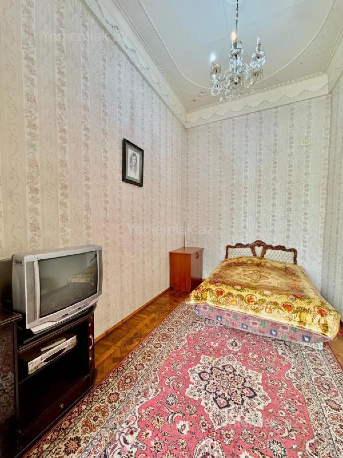 Satılır 6 otaqlı köhnə tikili 130 m²