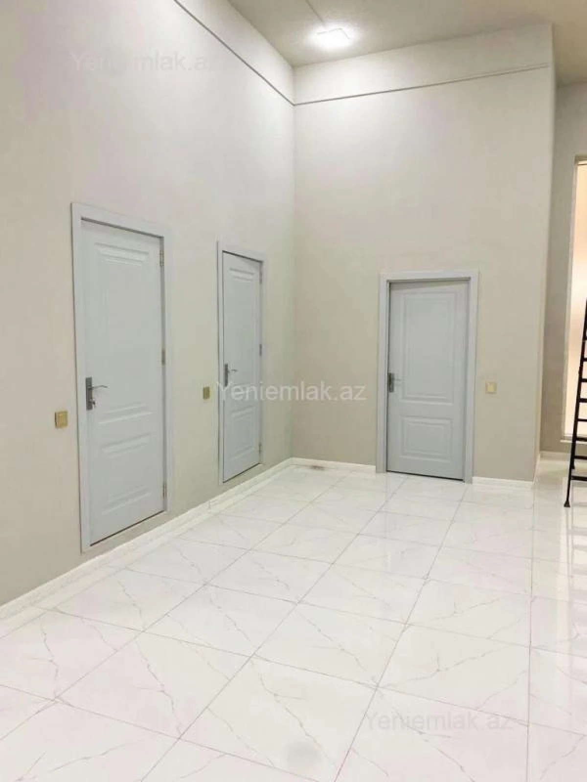 Satılır 1 otaqlı obyekt 4000 m²