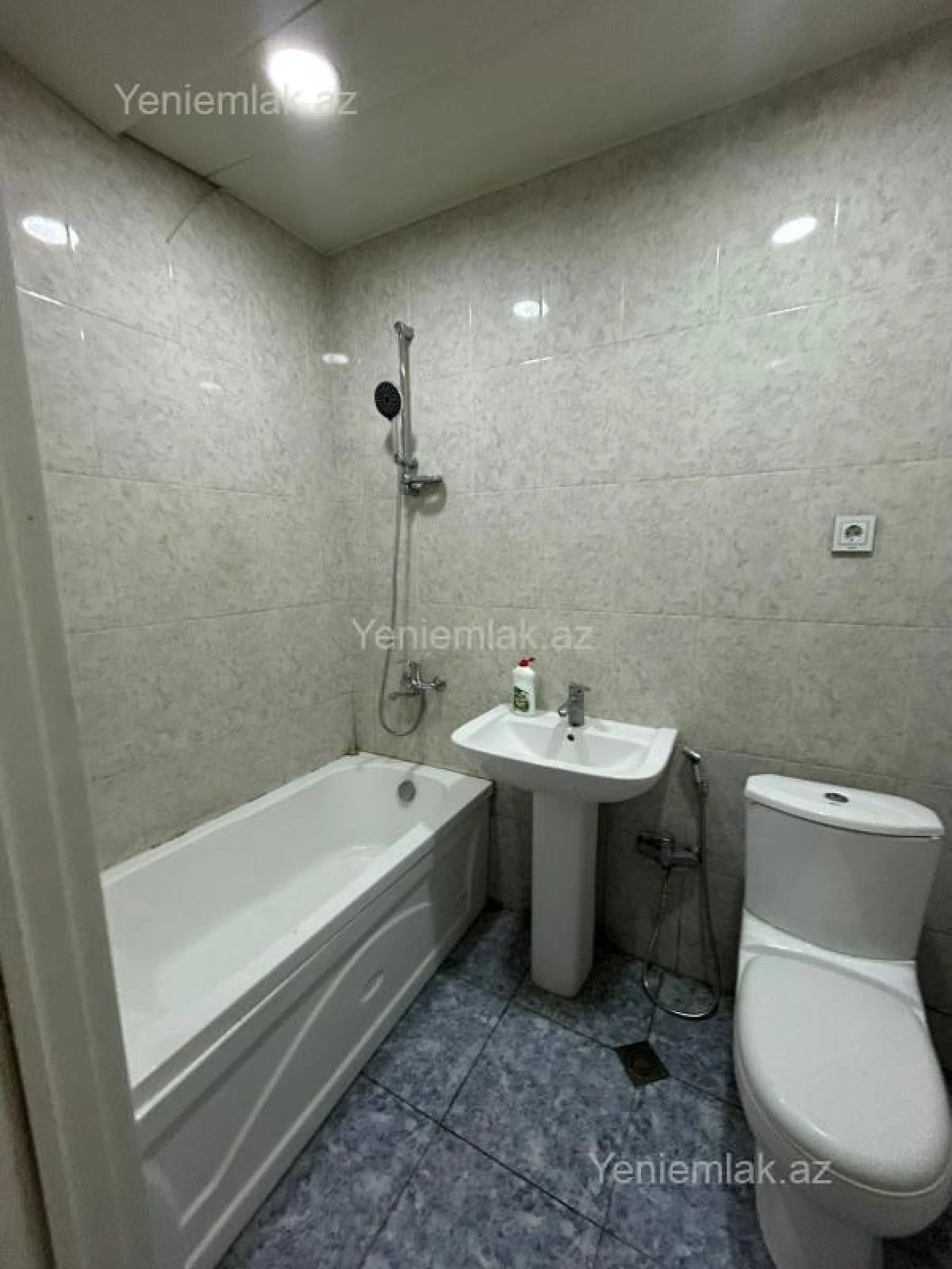 Satılır 2 otaqlı yeni tikili 65 m²