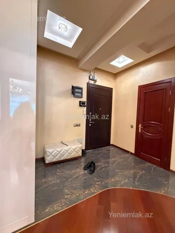 Satılır 5 otaqlı yeni tikili 202 m²