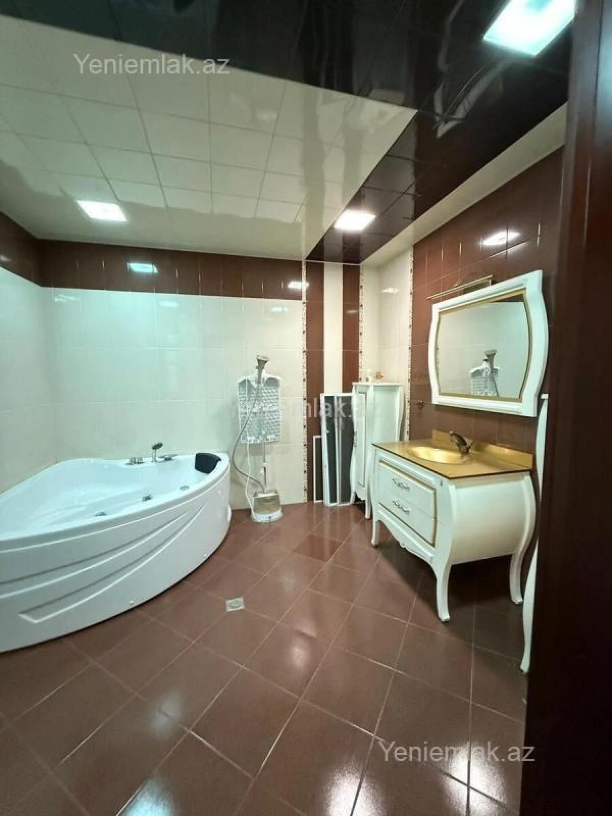 Satılır 5 otaqlı yeni tikili 202 m²