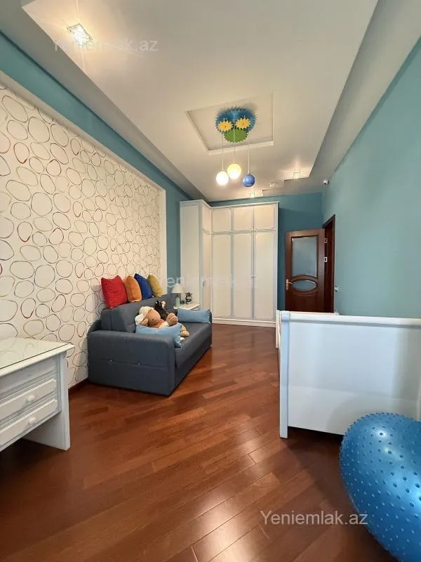 Satılır 5 otaqlı yeni tikili 202 m²