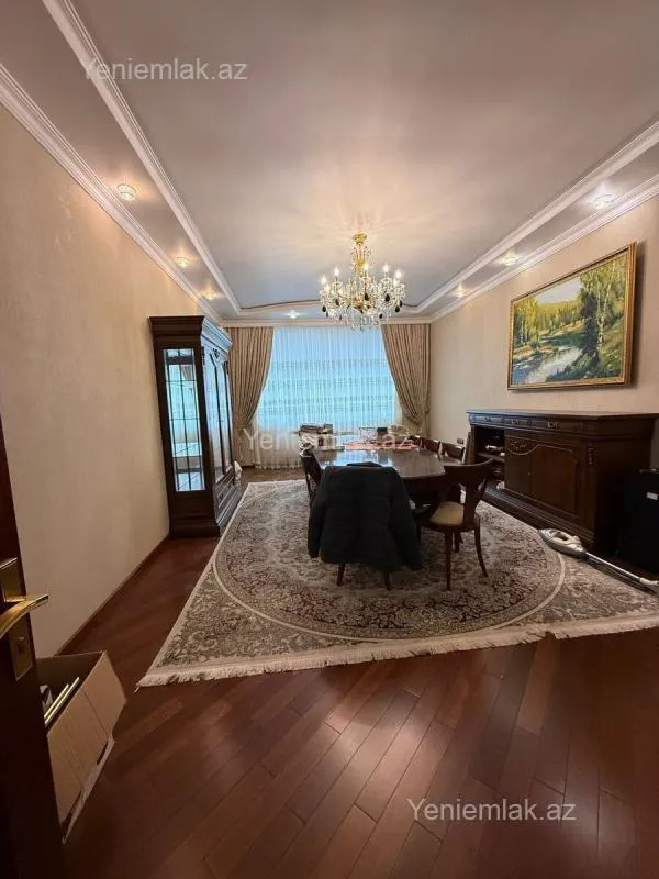 Satılır 5 otaqlı yeni tikili 202 m²