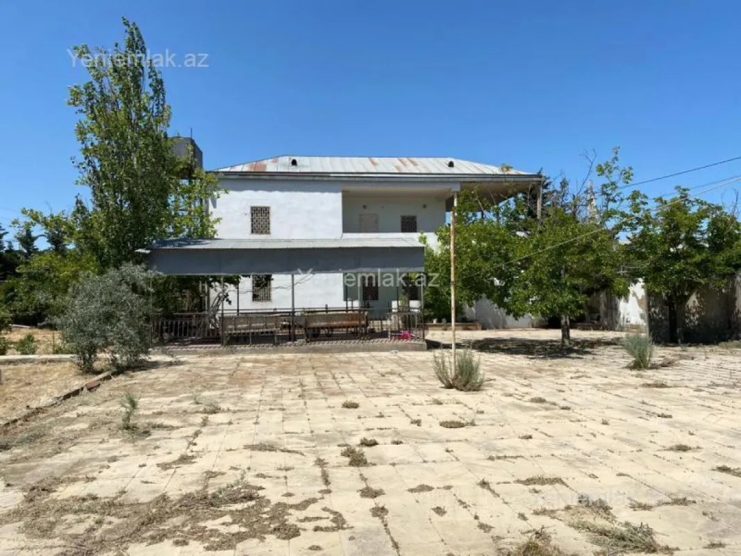 Satılır 5 otaqlı həyət evi 200 m²