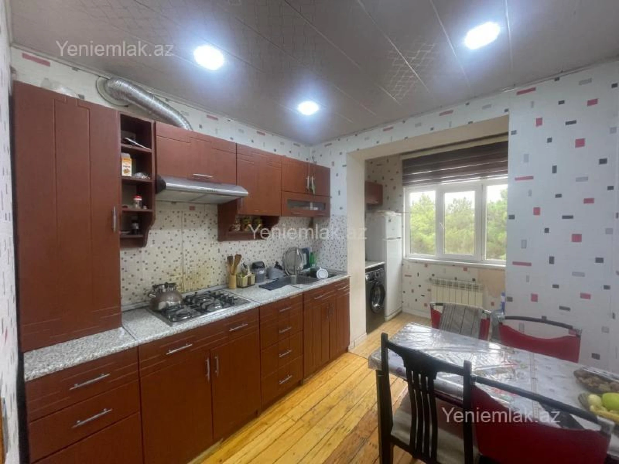 Satılır 3 otaqlı köhnə tikili 70 m²