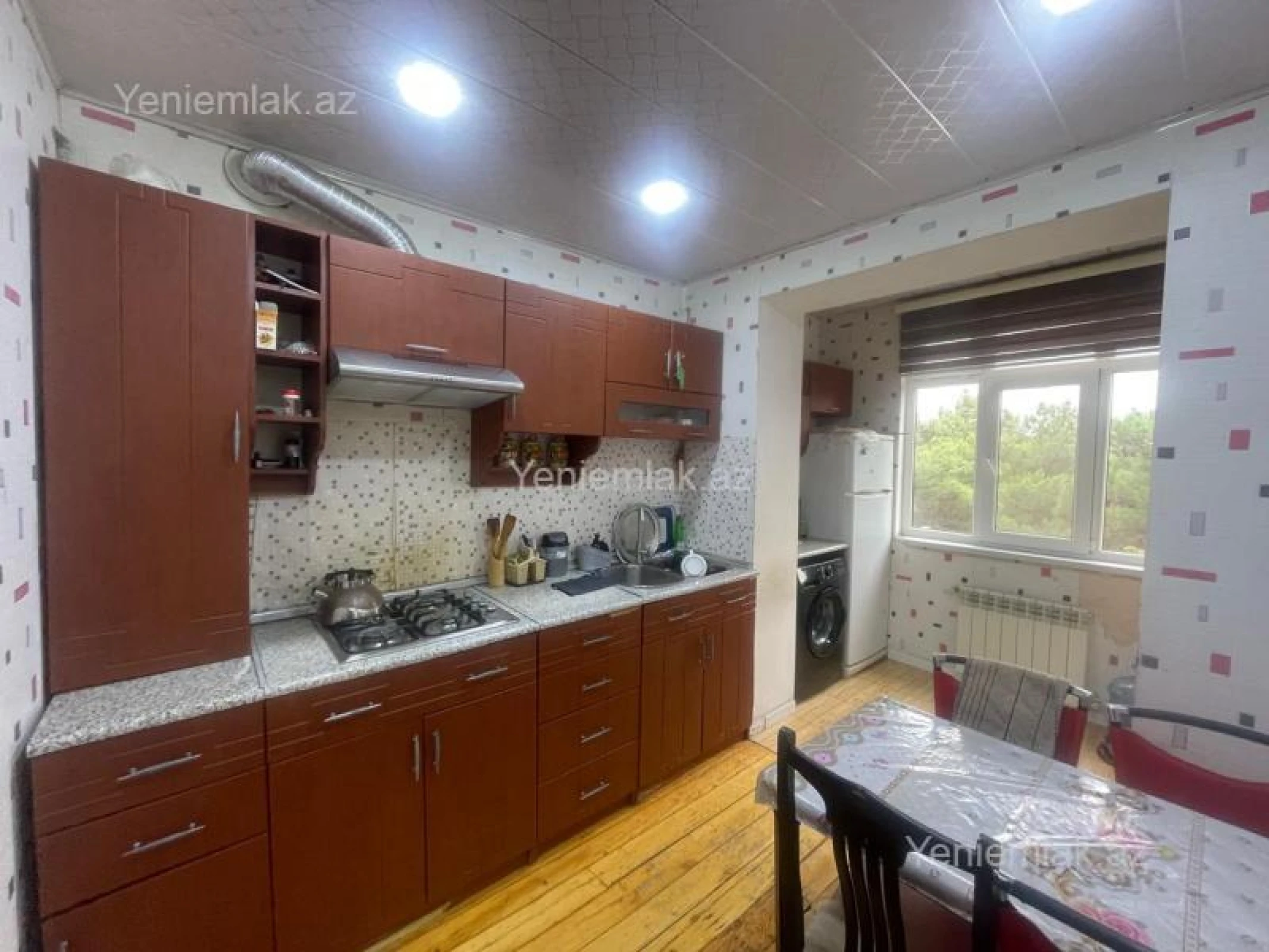 Satılır 3 otaqlı köhnə tikili 70 m²