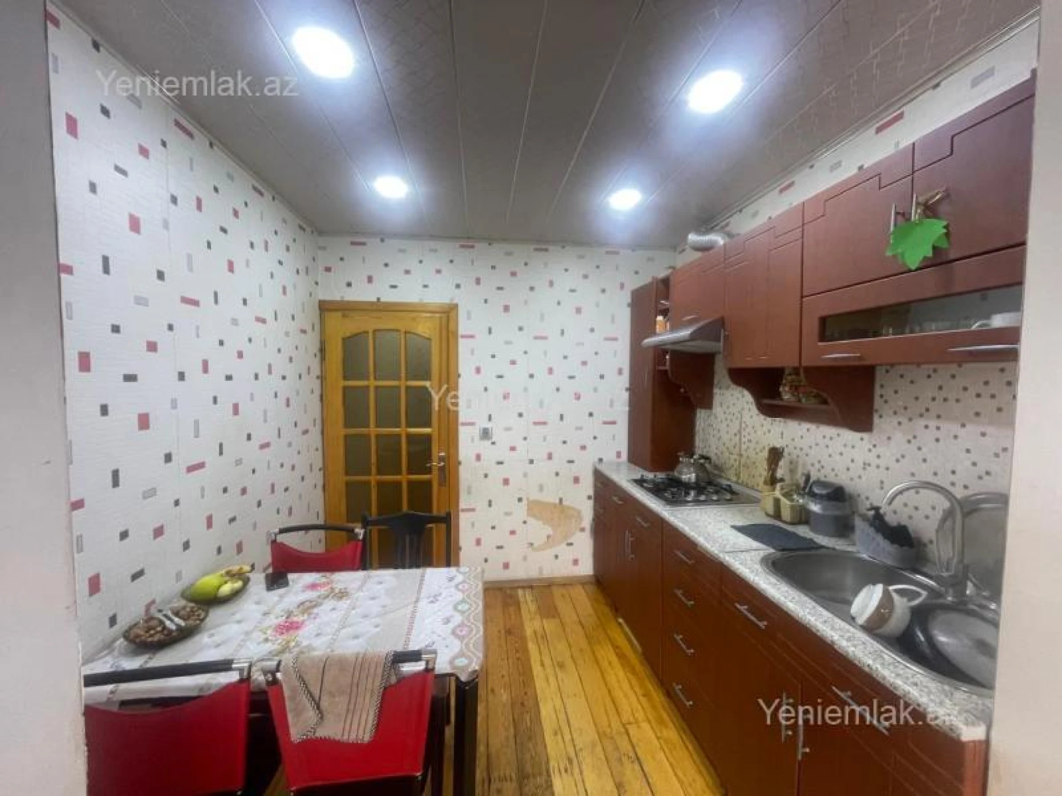 Satılır 3 otaqlı köhnə tikili 70 m²