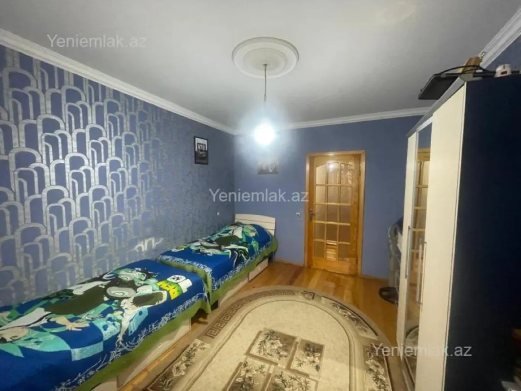 Satılır 3 otaqlı köhnə tikili 70 m²