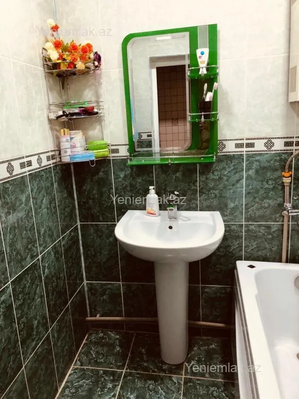 Satılır 3 otaqlı köhnə tikili 68 m²