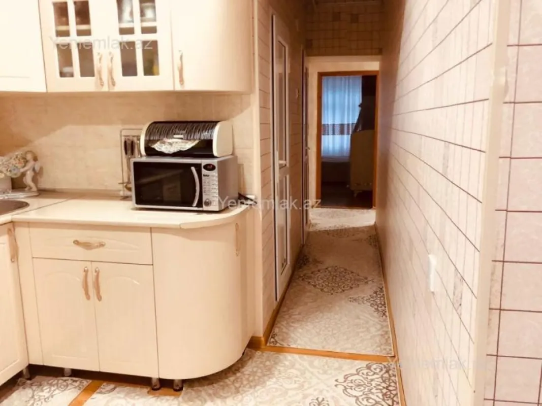 Satılır 3 otaqlı köhnə tikili 68 m²