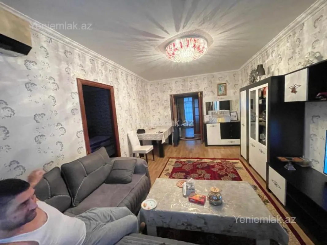 Satılır 4 otaqlı köhnə tikili 105 m²