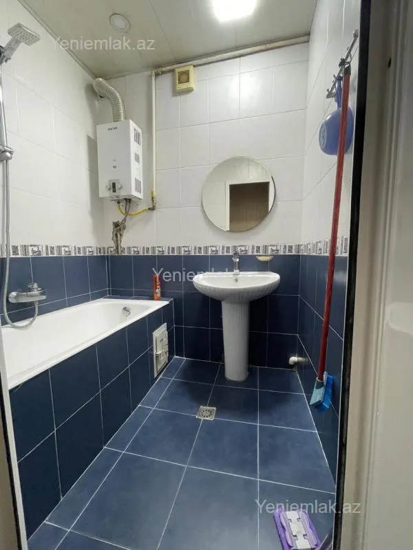 Satılır 4 otaqlı köhnə tikili 105 m²