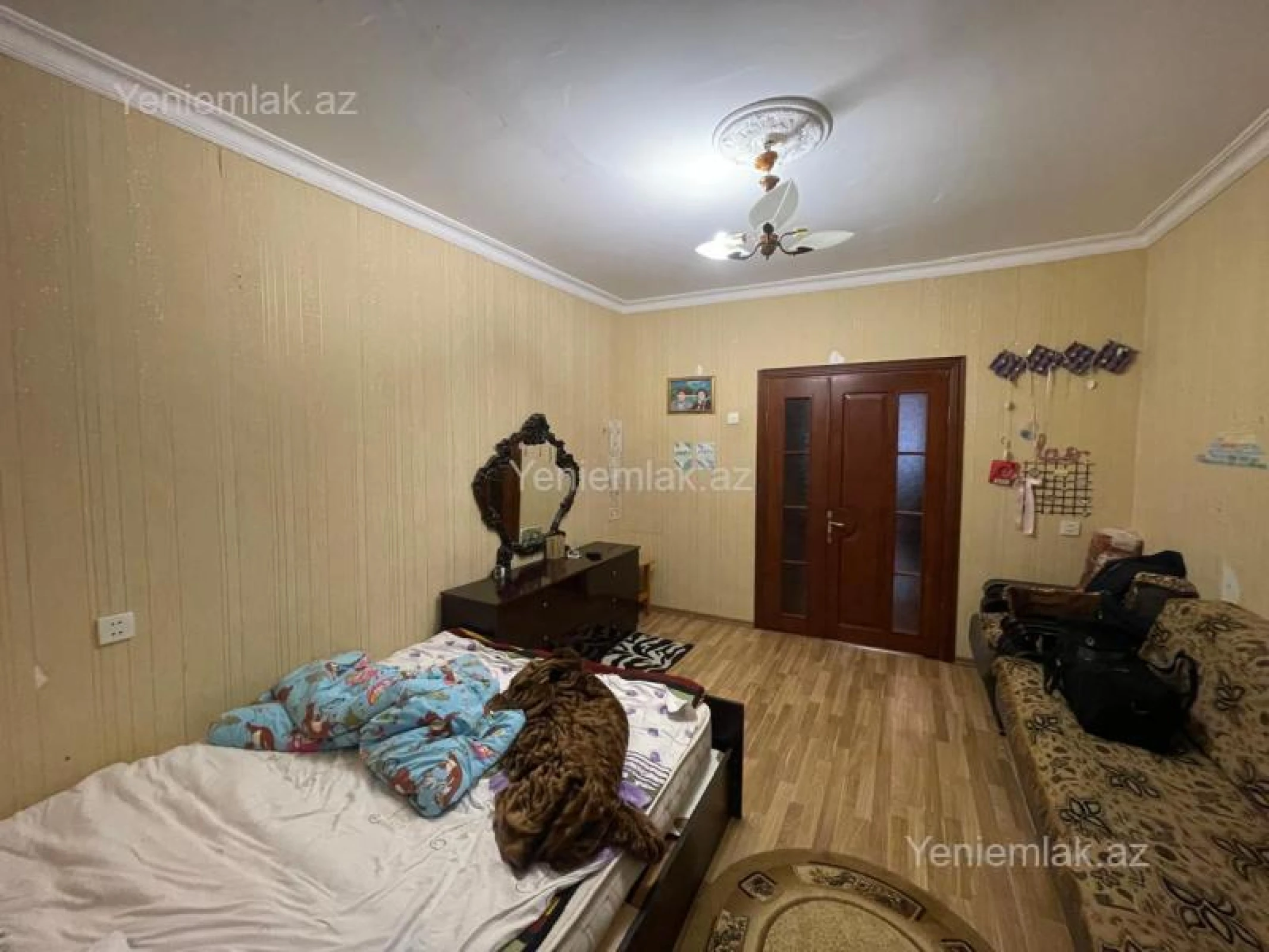 Satılır 4 otaqlı köhnə tikili 105 m²