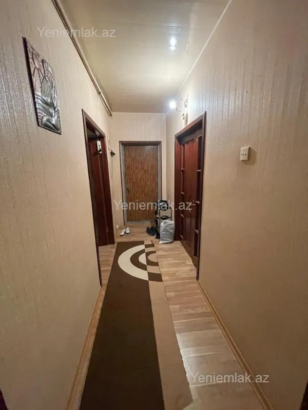 Satılır 4 otaqlı köhnə tikili 105 m²