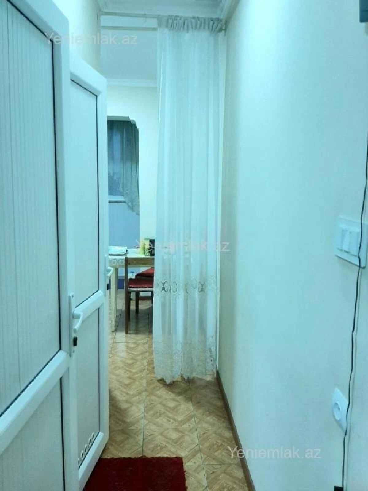 Satılır 2 otaqlı köhnə tikili 65 m²