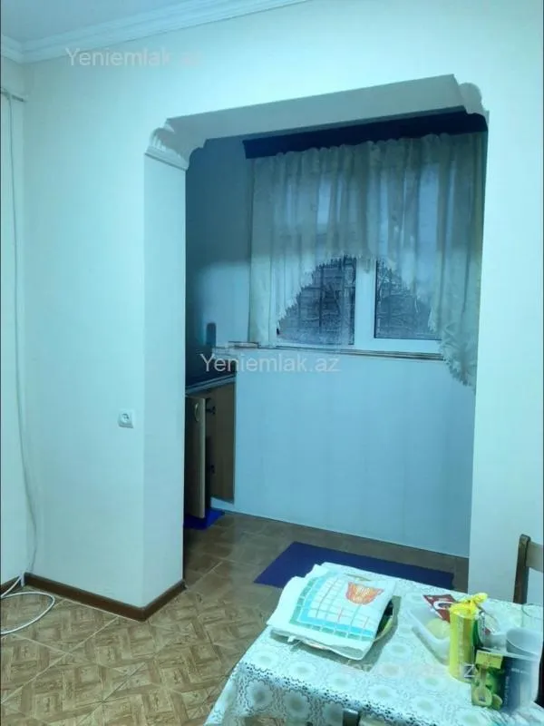 Satılır 2 otaqlı köhnə tikili 65 m²
