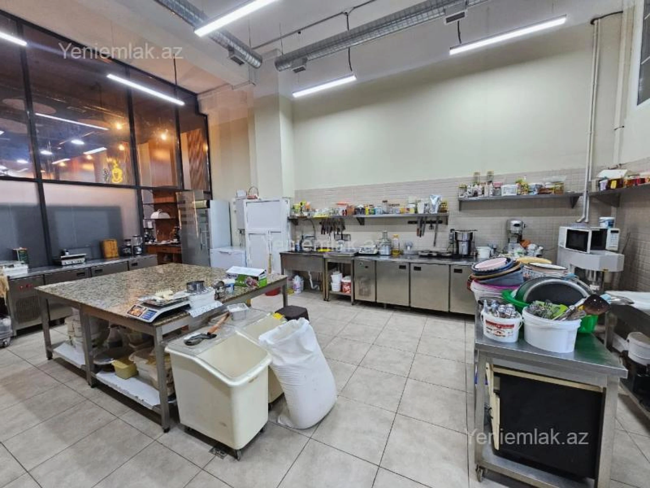 Satılır 1 otaqlı obyekt 141 m²