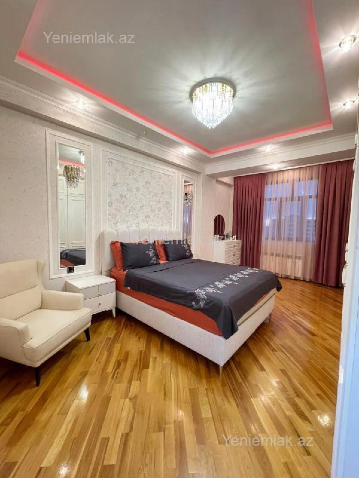 Satılır 2 otaqlı yeni tikili 101 m²