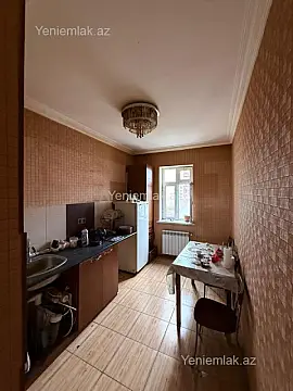 Satılır 3 otaqlı köhnə tikili 72 m²