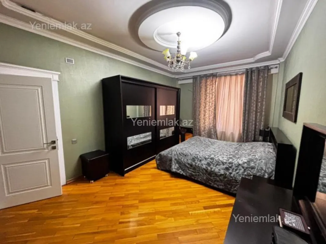 Satılır 4 otaqlı yeni tikili 150 m²