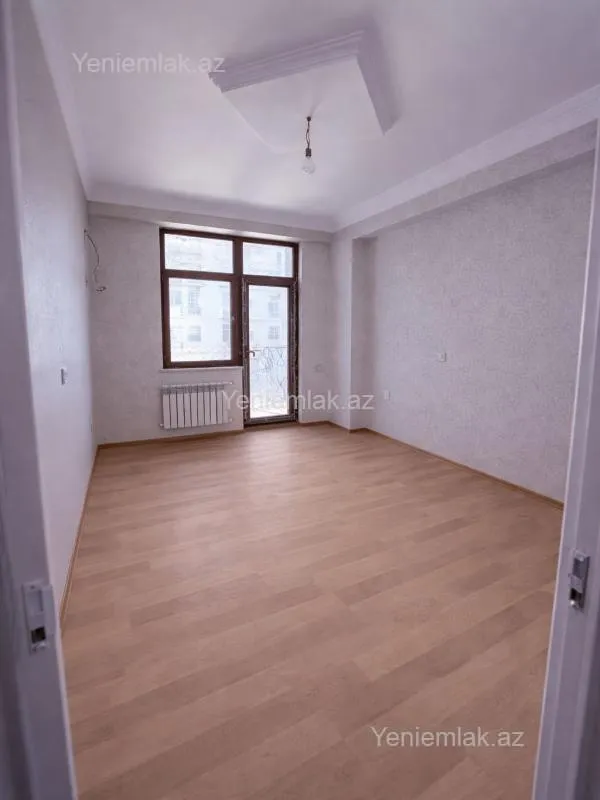 Satılır 3 otaqlı yeni tikili 130 m²