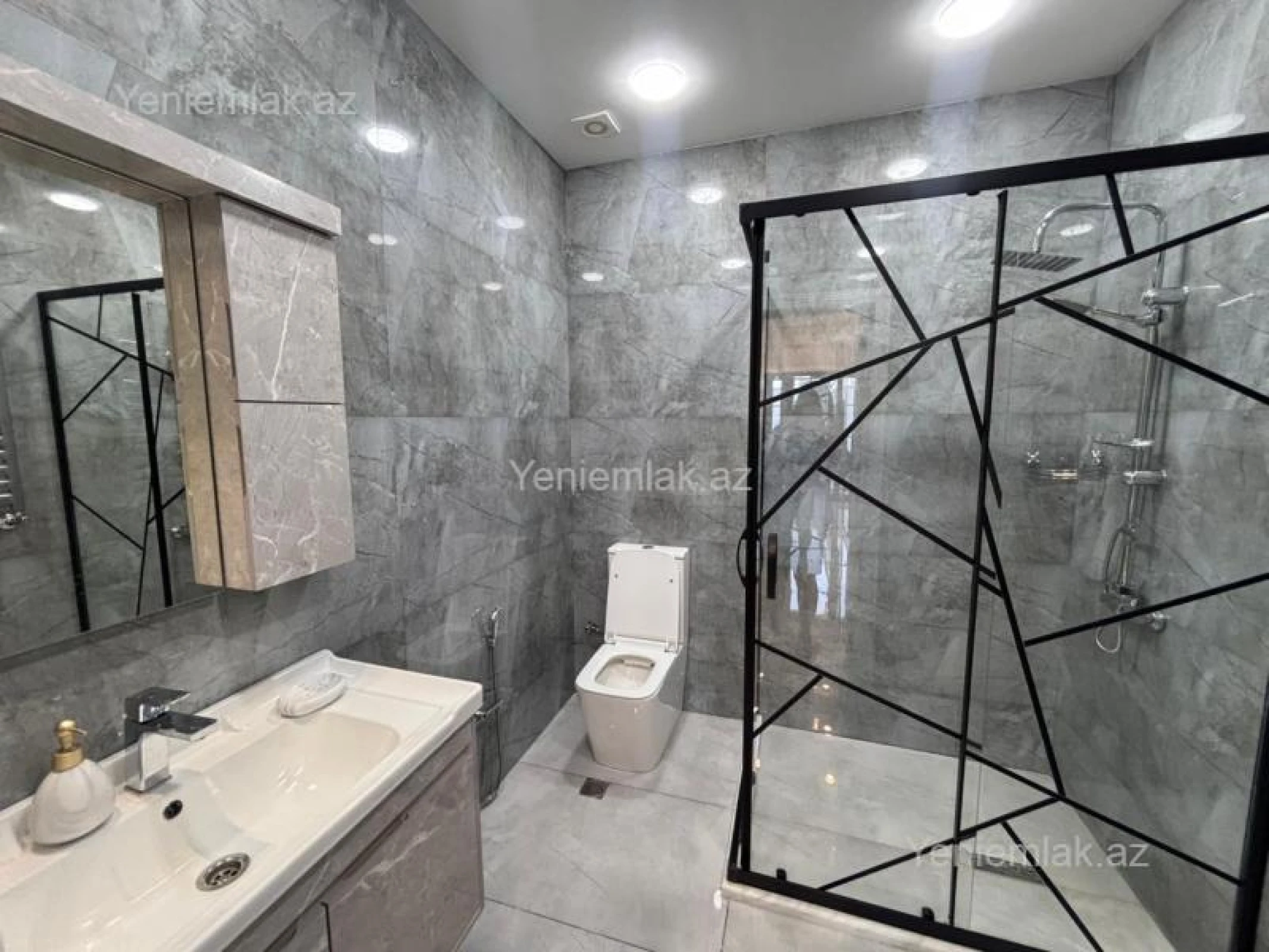 Satılır 4 otaqlı həyət evi 150 m²