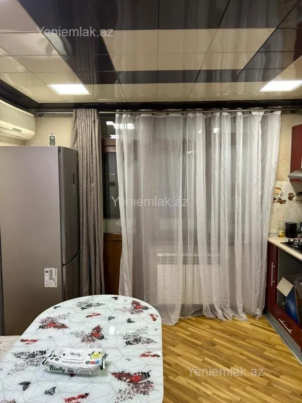 Satılır 2 otaqlı köhnə tikili 50 m²