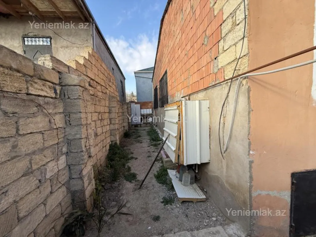 Satılır 4 otaqlı həyət evi 90 m²