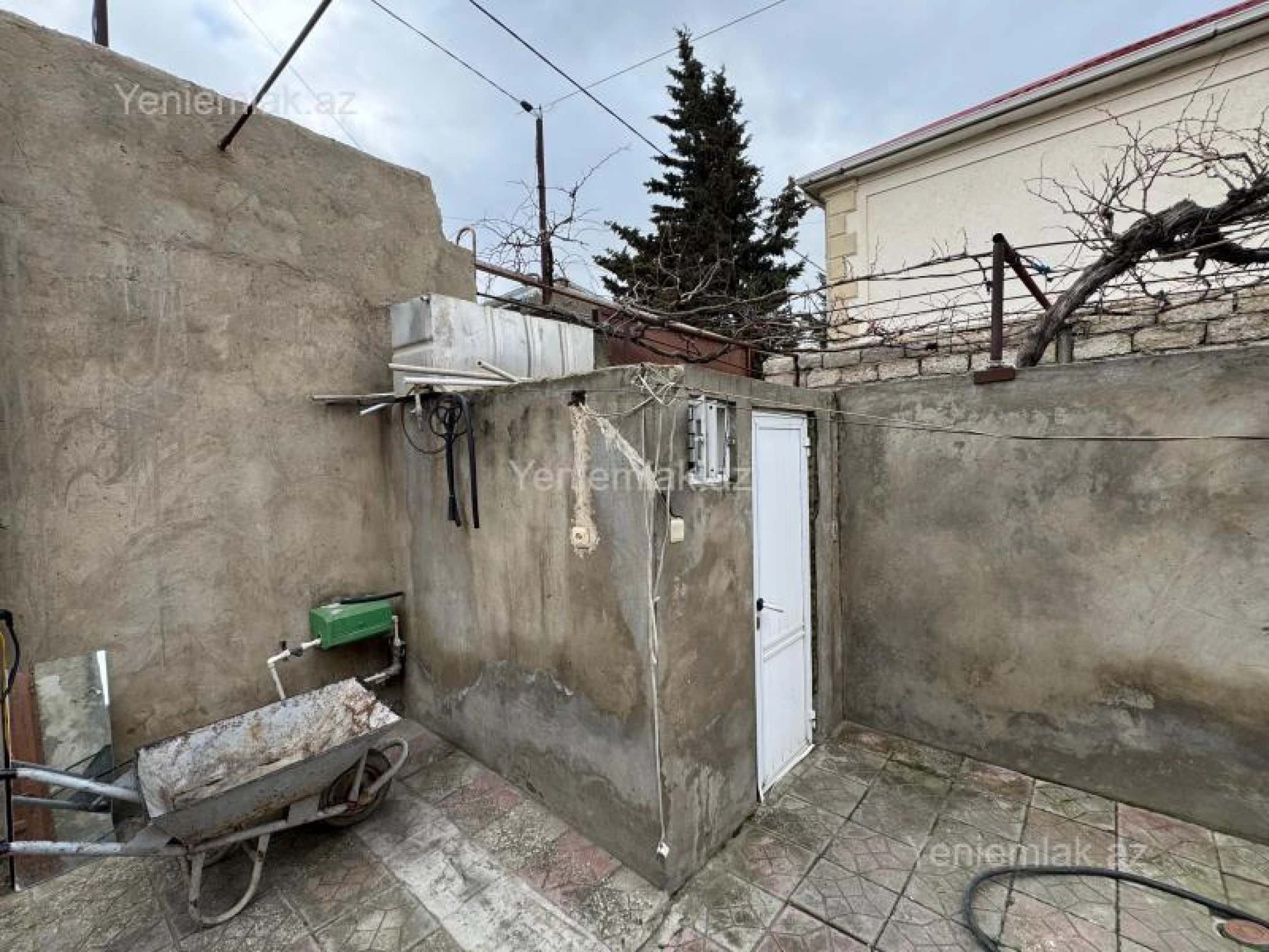 Satılır 3 otaqlı həyət evi 100 m²