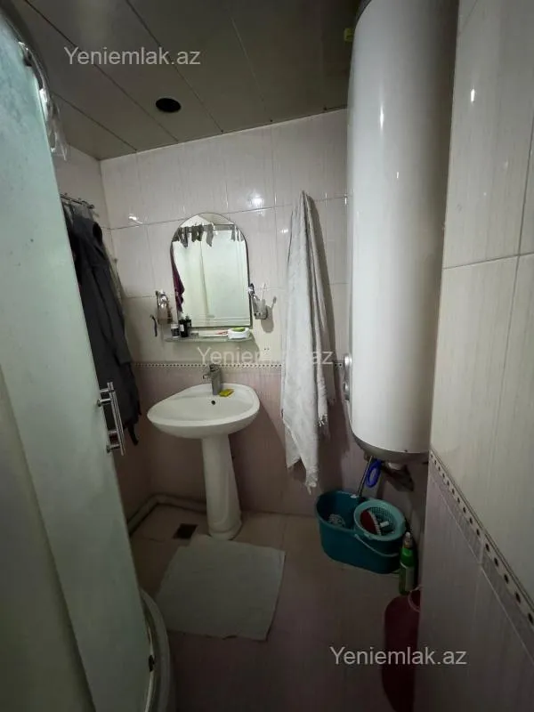 Satılır 3 otaqlı köhnə tikili 70 m²