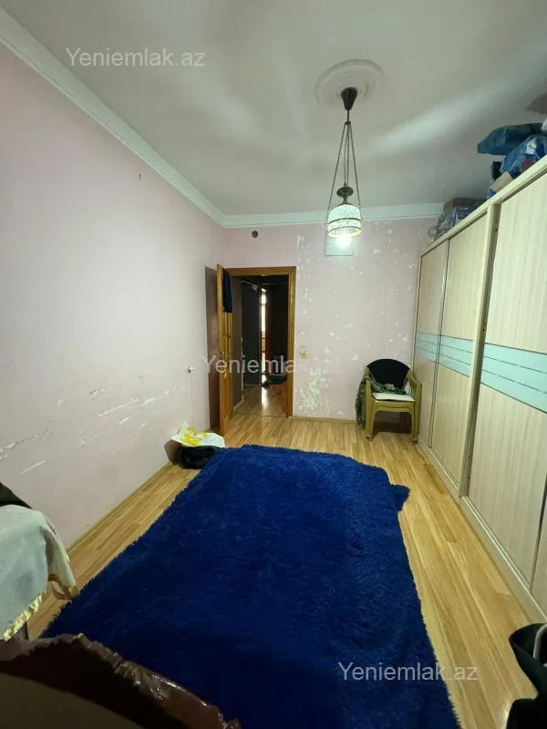 Satılır 3 otaqlı köhnə tikili 70 m²