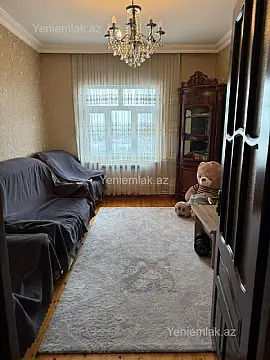 Satılır 4 otaqlı köhnə tikili 110 m²