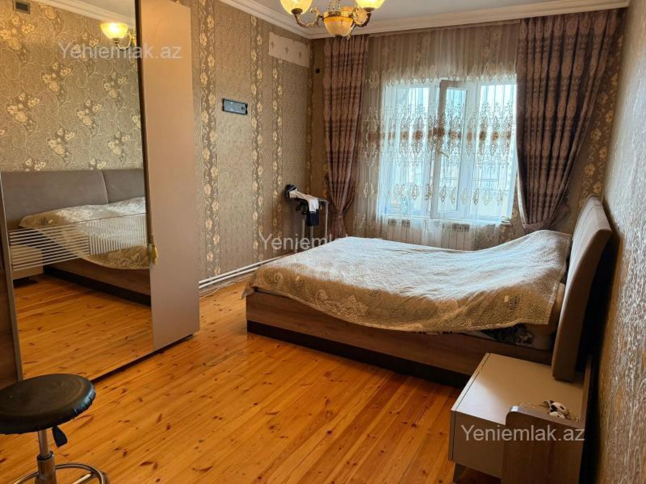 Satılır 4 otaqlı köhnə tikili 110 m²