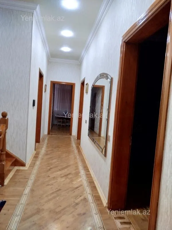 Satılır 7 otaqlı həyət evi 300 m²