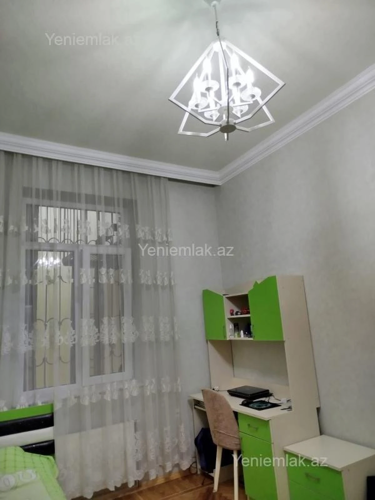 Satılır 7 otaqlı həyət evi 300 m²