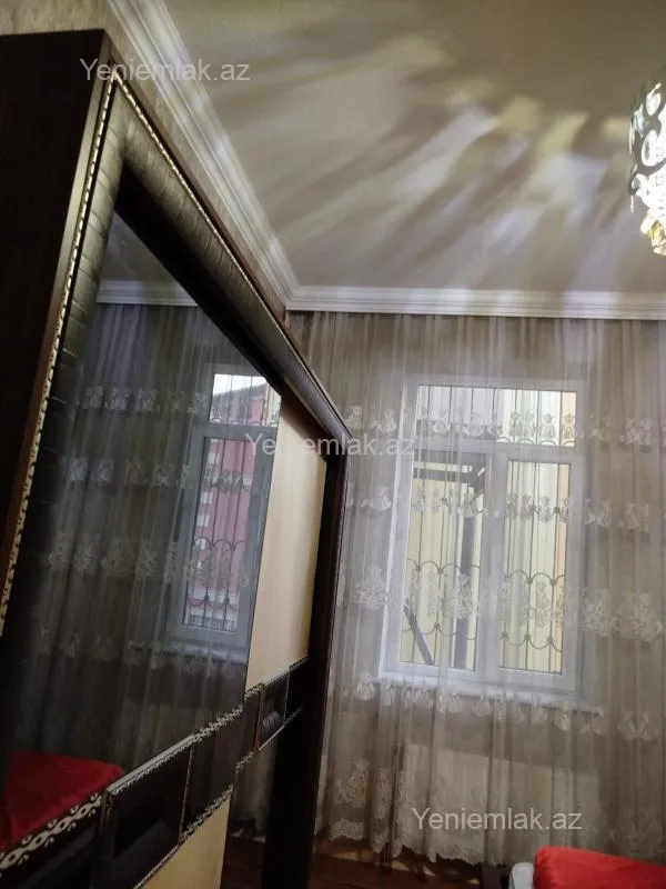 Satılır 7 otaqlı həyət evi 300 m²