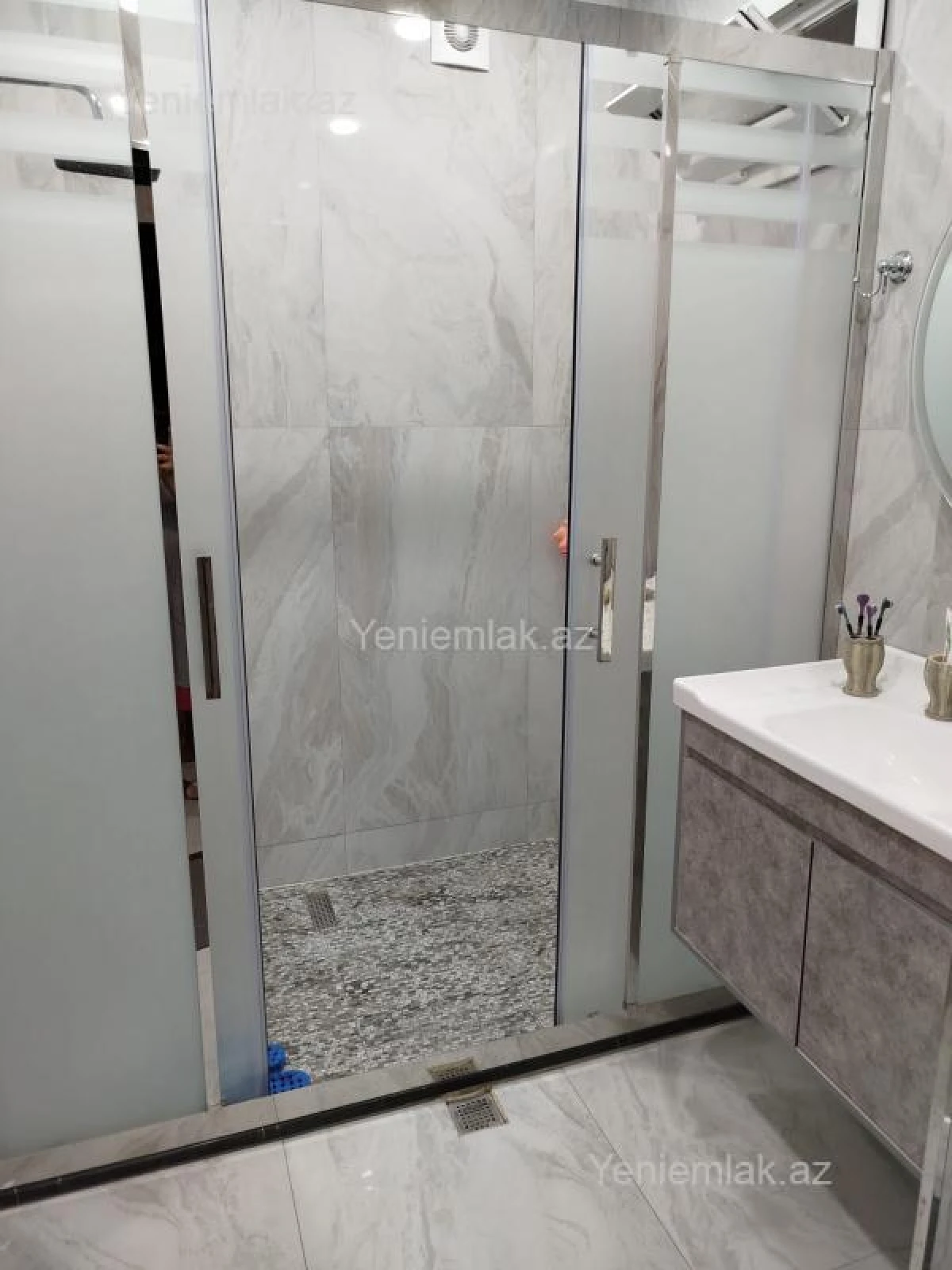 Satılır 7 otaqlı həyət evi 300 m²