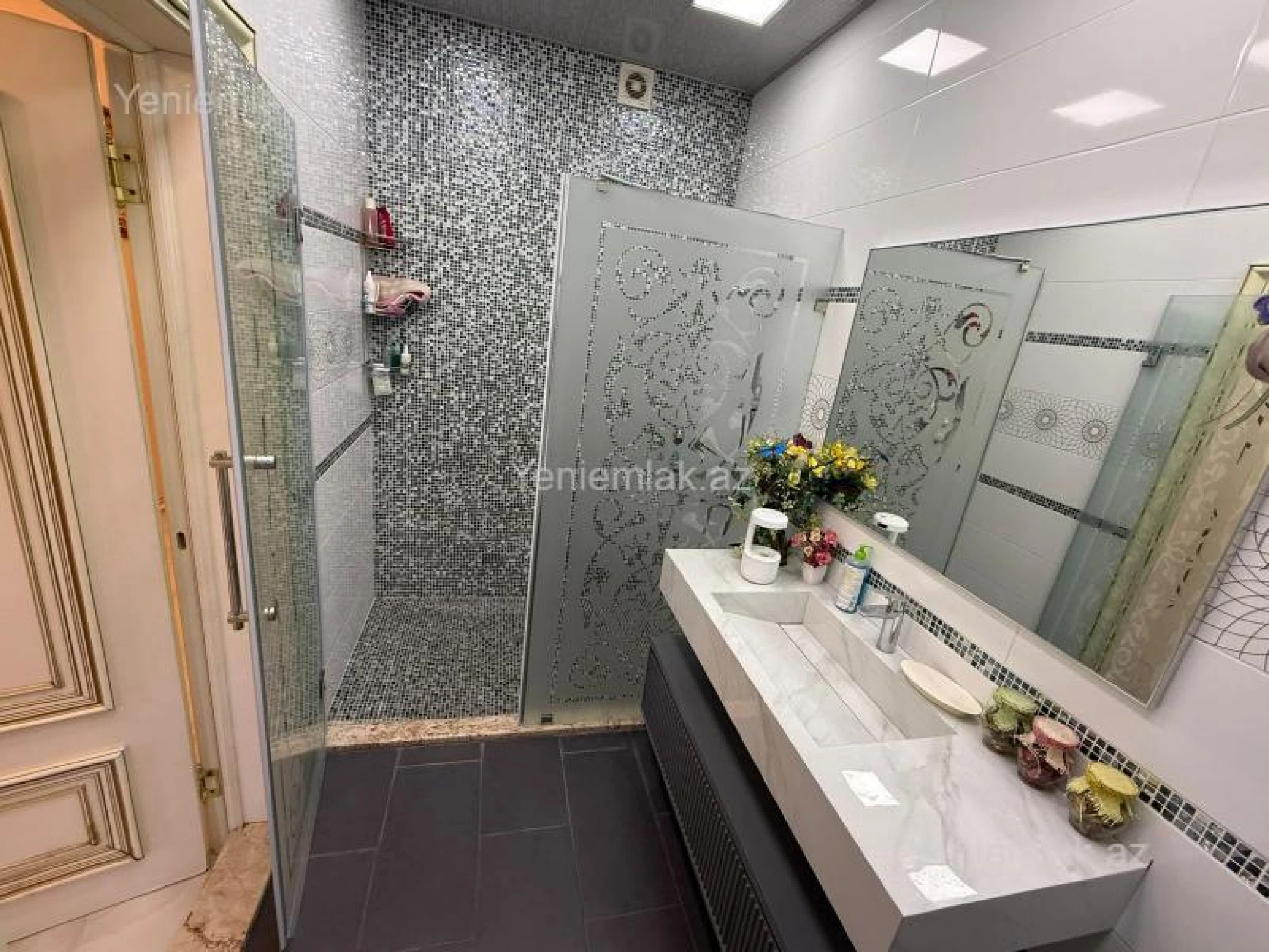 Satılır 4 otaqlı yeni tikili 234 m²
