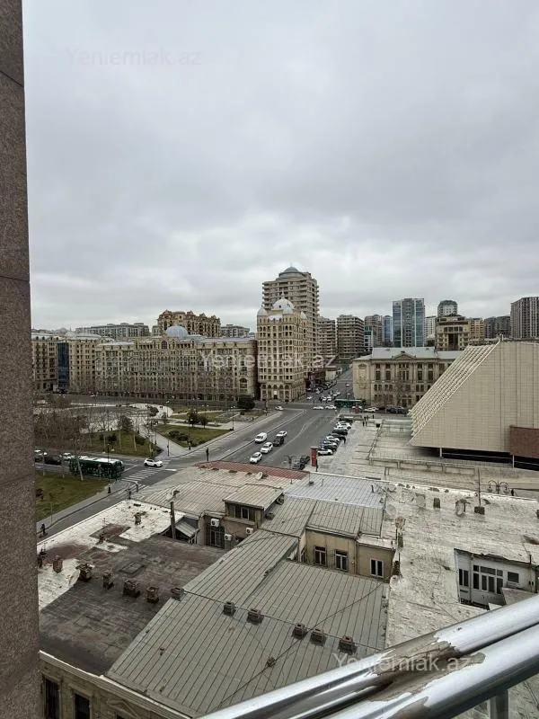 Satılır 4 otaqlı yeni tikili 234 m²