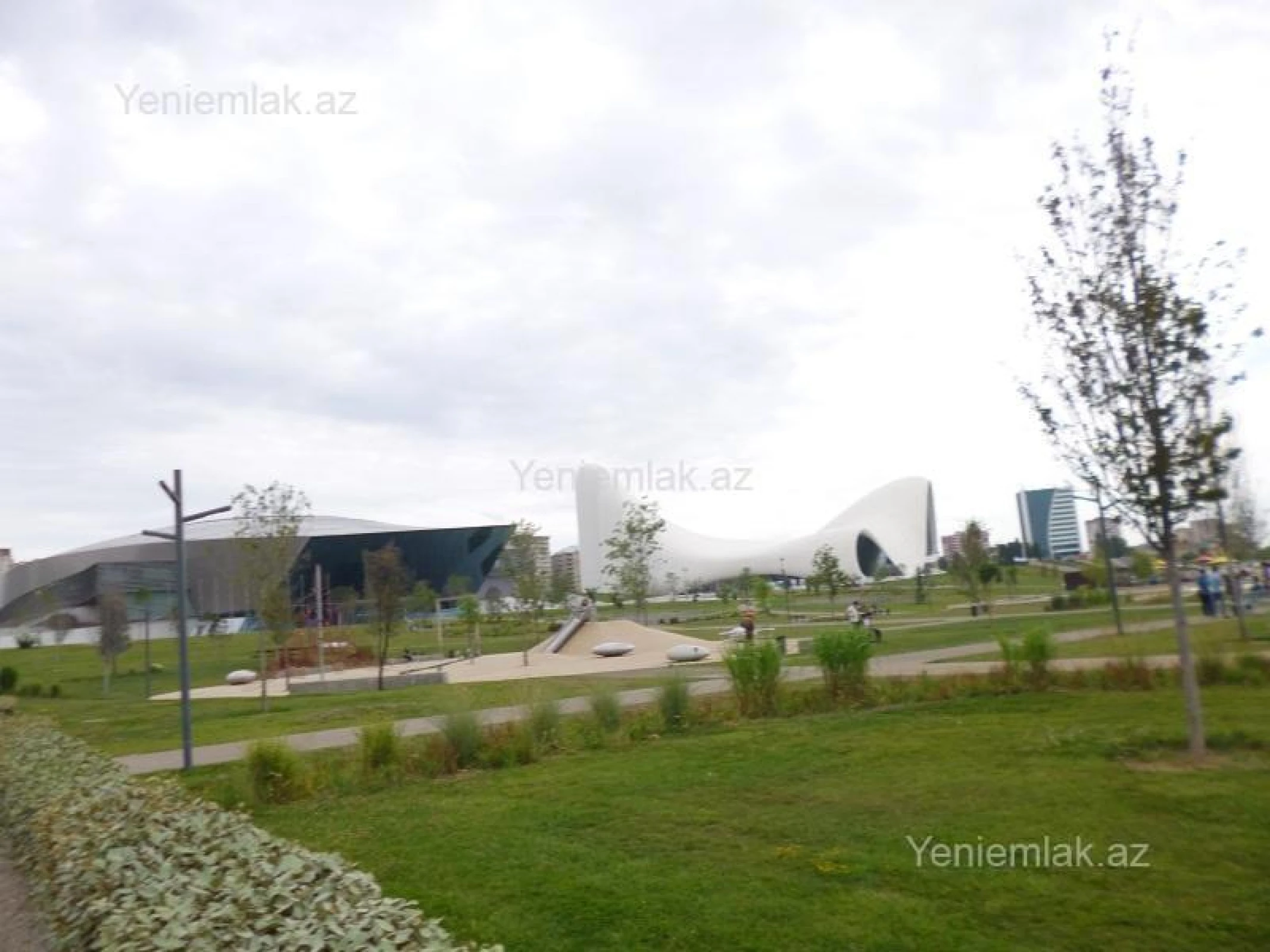 Satılır 2 otaqlı köhnə tikili 65 m²