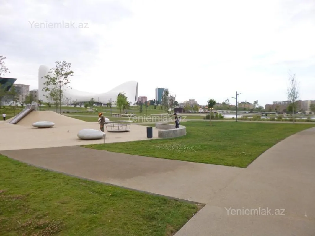 Satılır 2 otaqlı köhnə tikili 65 m²