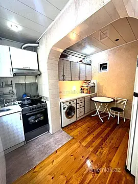 Satılır 2 otaqlı köhnə tikili 65 m²