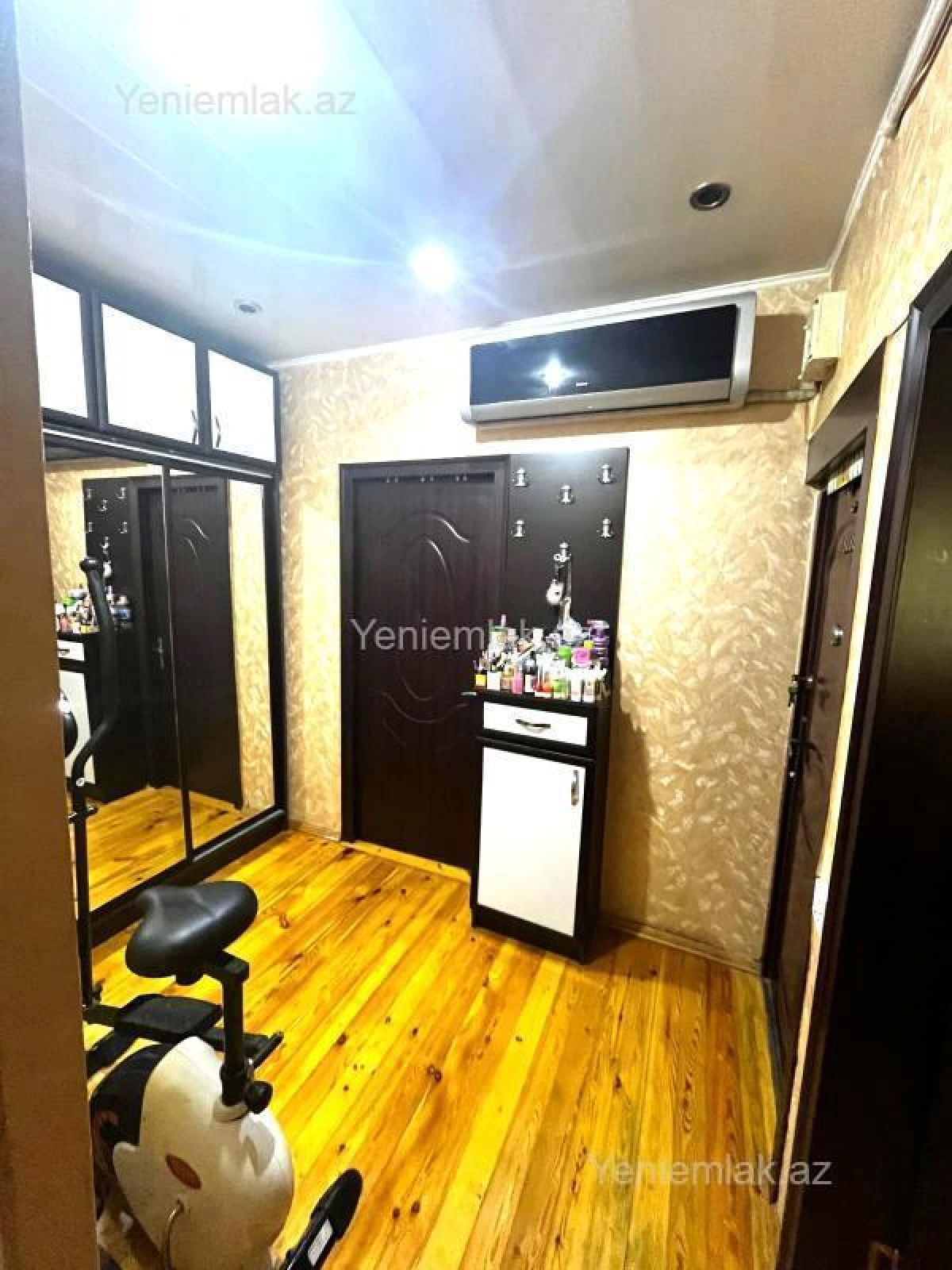 Satılır 2 otaqlı köhnə tikili 65 m²