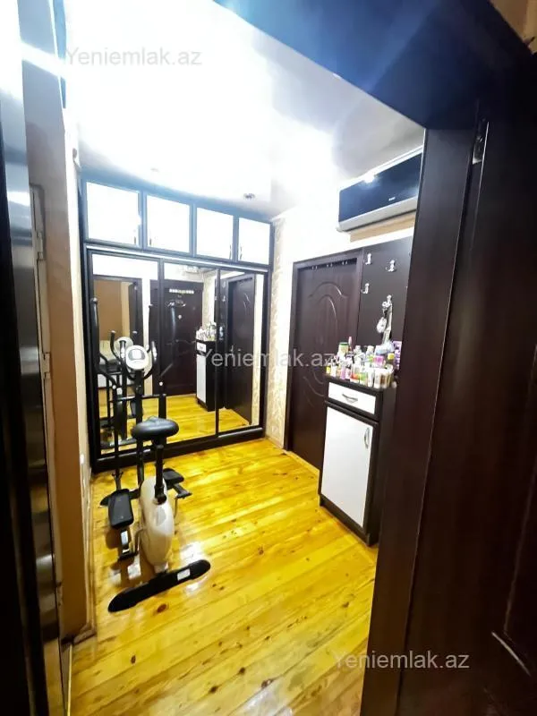 Satılır 2 otaqlı köhnə tikili 65 m²