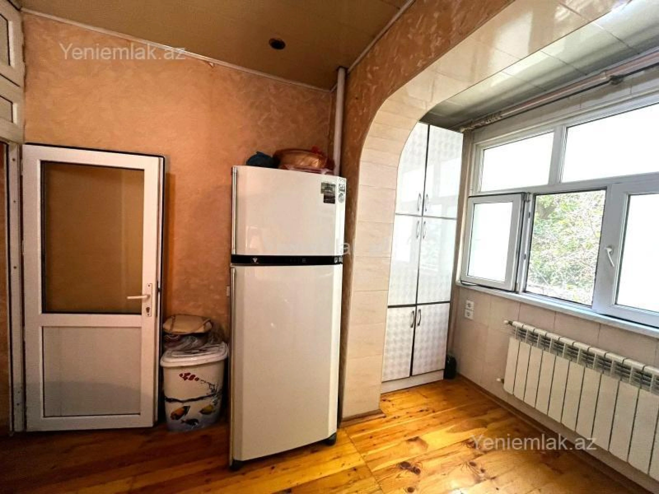 Satılır 2 otaqlı köhnə tikili 65 m²