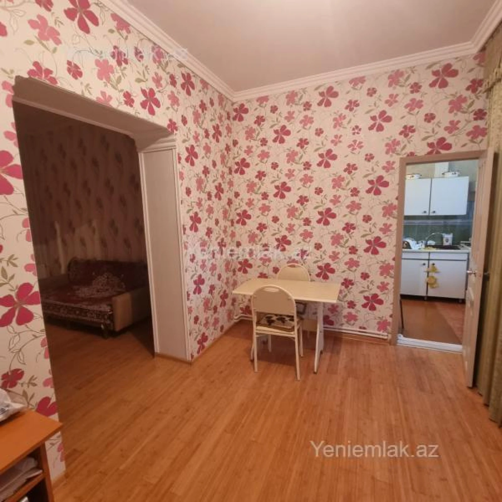 Satılır 3 otaqlı köhnə tikili 75 m²