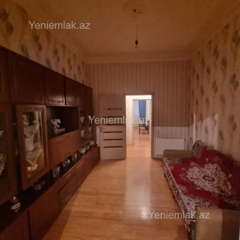 Satılır 3 otaqlı köhnə tikili 75 m²